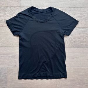 Lululemon Swiftly Tech Short Sleeve 2.0 (Hip Length)
